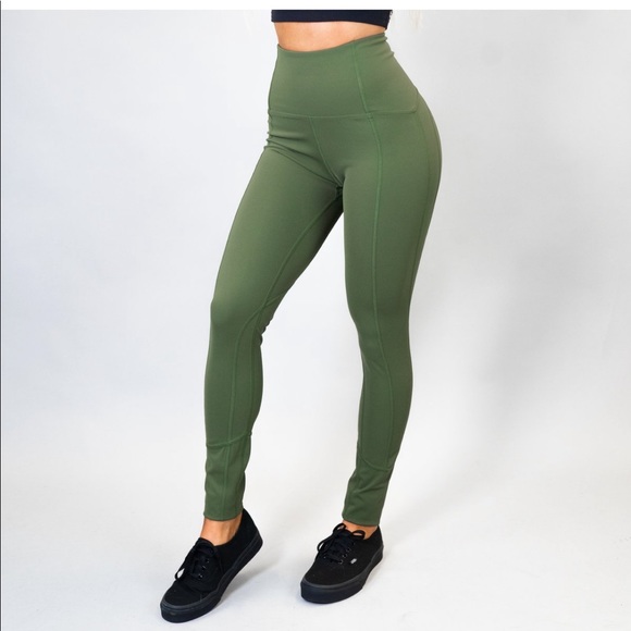 Buffbunny Ferrari Leggings 💚 - Picture 2 of 5